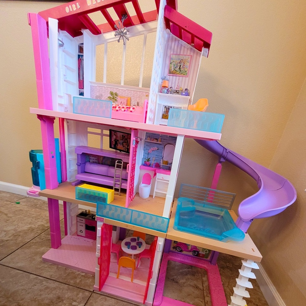 Barbie Dreamhouse Dollhouse with Pool, Slide and Elevator